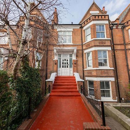 Victorian Beauty With Private Toilet And Shower Near Tube Station Londra Esterno foto